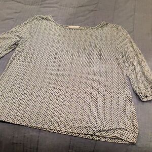 Liz Claiborne White and Black Geometric Print Women's Top